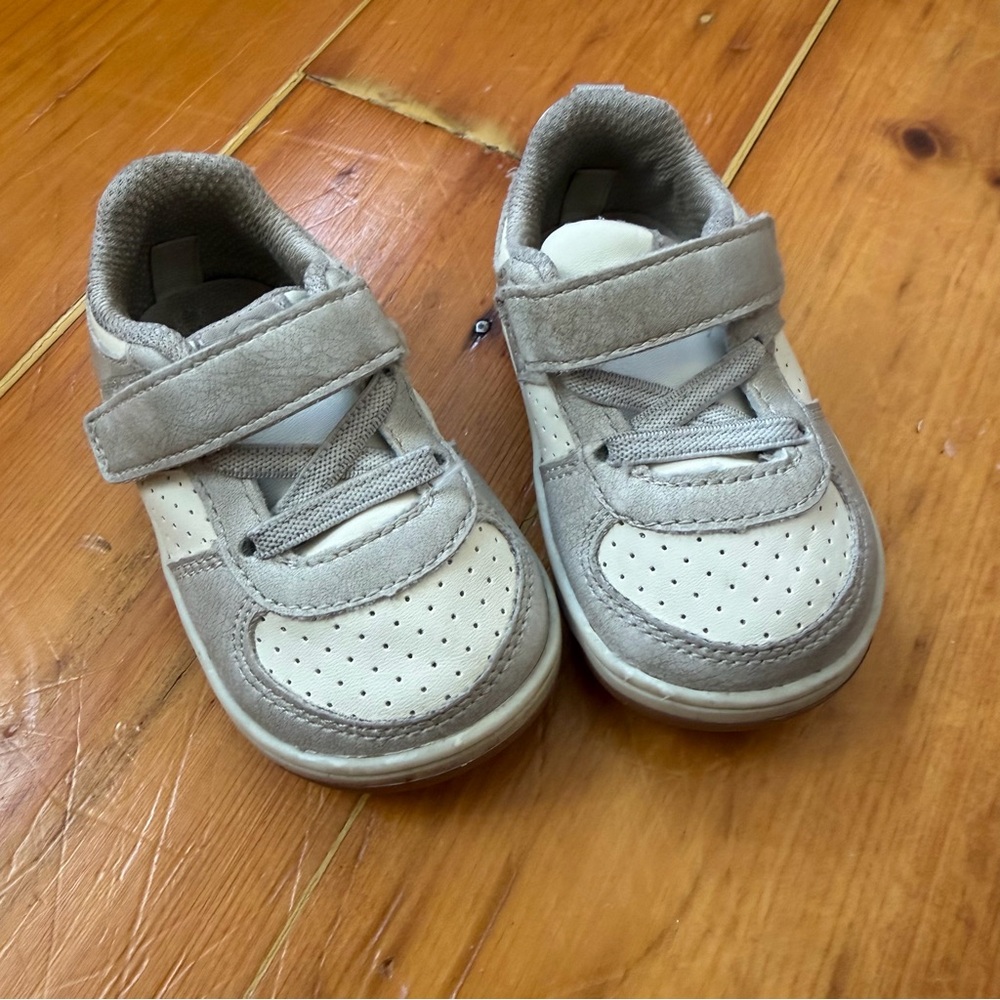 Stride Rite Little Kid Addison Gray and White Velcro Sneakers